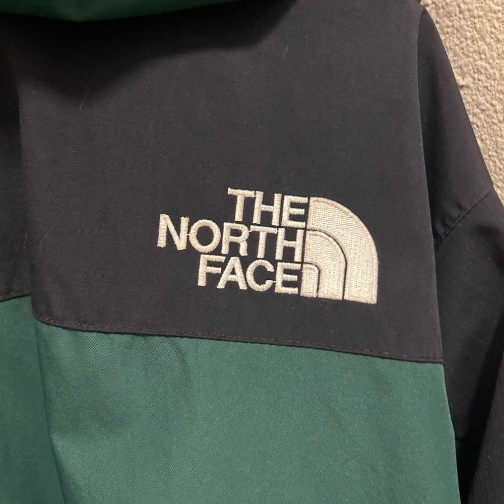 90s The North Face Dark Green Hydroseal Windbreaker/Jacket - Picture 5 of 7